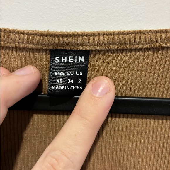 SHEIN Tan Ruched Crop Top - Picture 2 of 3